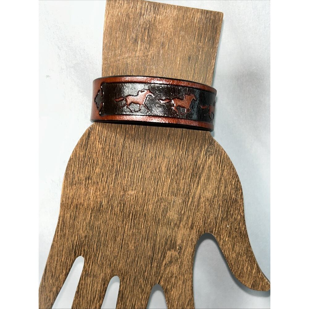 Western Womens Bracelet 7 1/2 X 3/4” Horse Snap Carved Leather Dark Brown Snap
